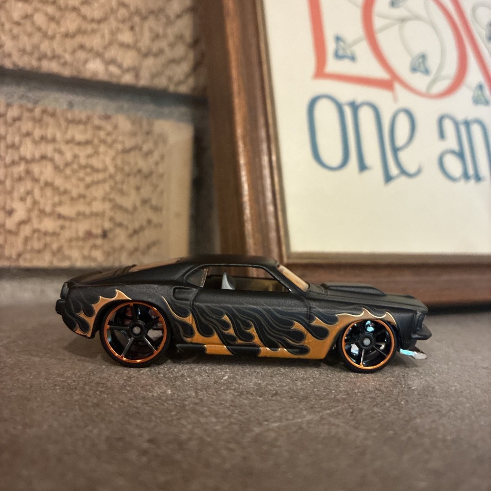 Hot Wheels 2008 Heat Fleet '69 Ford Mustang Flat Black with Flames